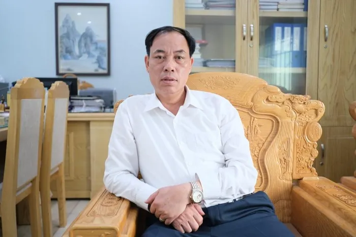 Ông Lưu Xuân Năm, Bí thư Đảng ủy xã Đạo Trù: "Việc người dân tìm đến thác nước Vĩnh Ninh để du lịch tự phát tiềm ẩn rất nhiều rủi ro, bởi đây là khu vực nguy hiểm, đã xảy nhiều vụ tai nạn gây chết người và thương tích cho các nạn nhân". Ảnh: Sỹ Hào.