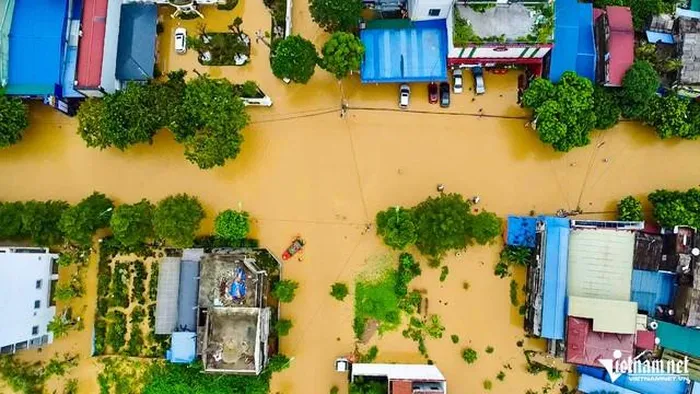 Lũ tại các sông lên cao khiến nhiều nơi ngập lụt. Ảnh: VietnamNet