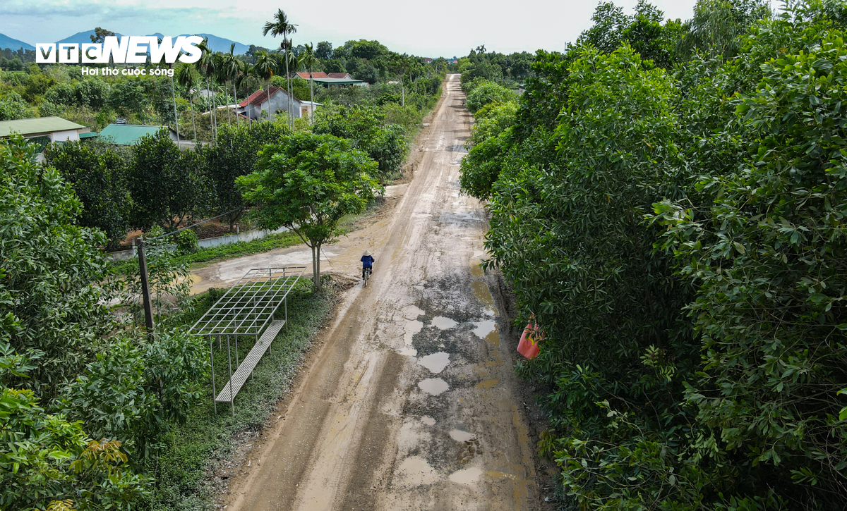 ‘Binh đoàn’ xe tải cày nát đường ở Hà Tĩnh, dân khốn khổ sống chung với bùn đất - 19