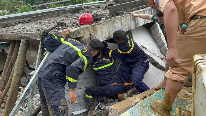 Hàng trăm cán bộ chiến sĩ Công an và các lực lượng khác được huy động tới hiện trường