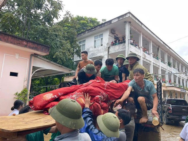 Lũ quét kinh hoàng tại Lào Cai: 15 người chết, hơn 100 người mất tích ảnh 1