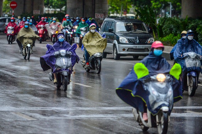 Hai đợt không khí lạnh sắp tràn xuống miền Bắc gây mưa, có nơi xuống dưới 20 độ ảnh 1