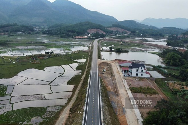 Đưa vào sử dụng 26 km đường liên vùng nối Phú Thọ - Yên Bái